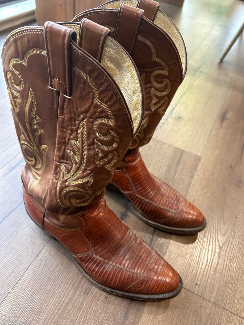 Justin Boots Lizard and Leather Cowboy Boots with Stitching !! 10D
